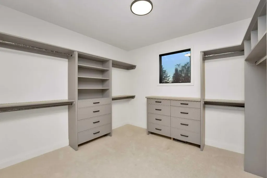 3511 34 Avenue SW Calgary AB T3E0Z6