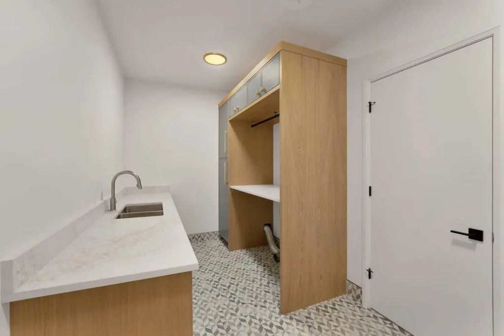 3511 34 Avenue SW Calgary AB T3E0Z6