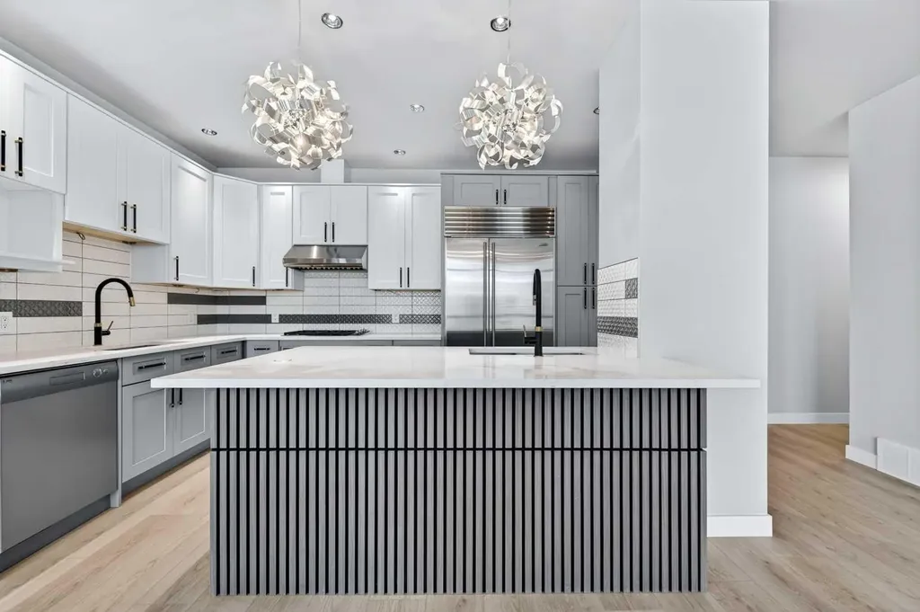 788 12 Avenue SW Calgary AB T3H 0S2