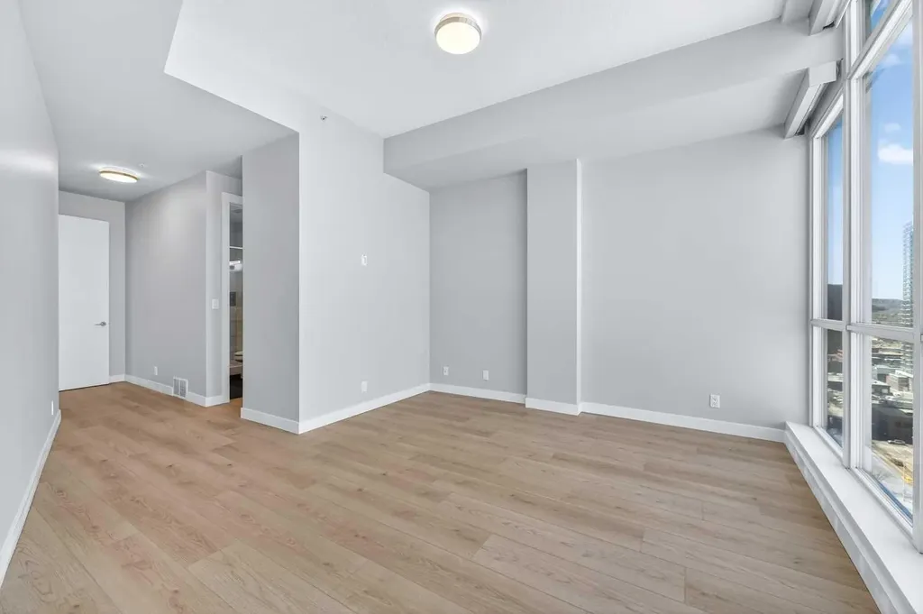 788 12 Avenue SW Calgary AB T3H 0S2
