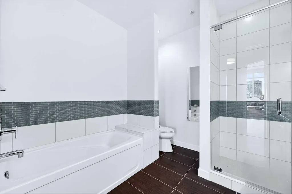 788 12 Avenue SW Calgary AB T3H 0S2