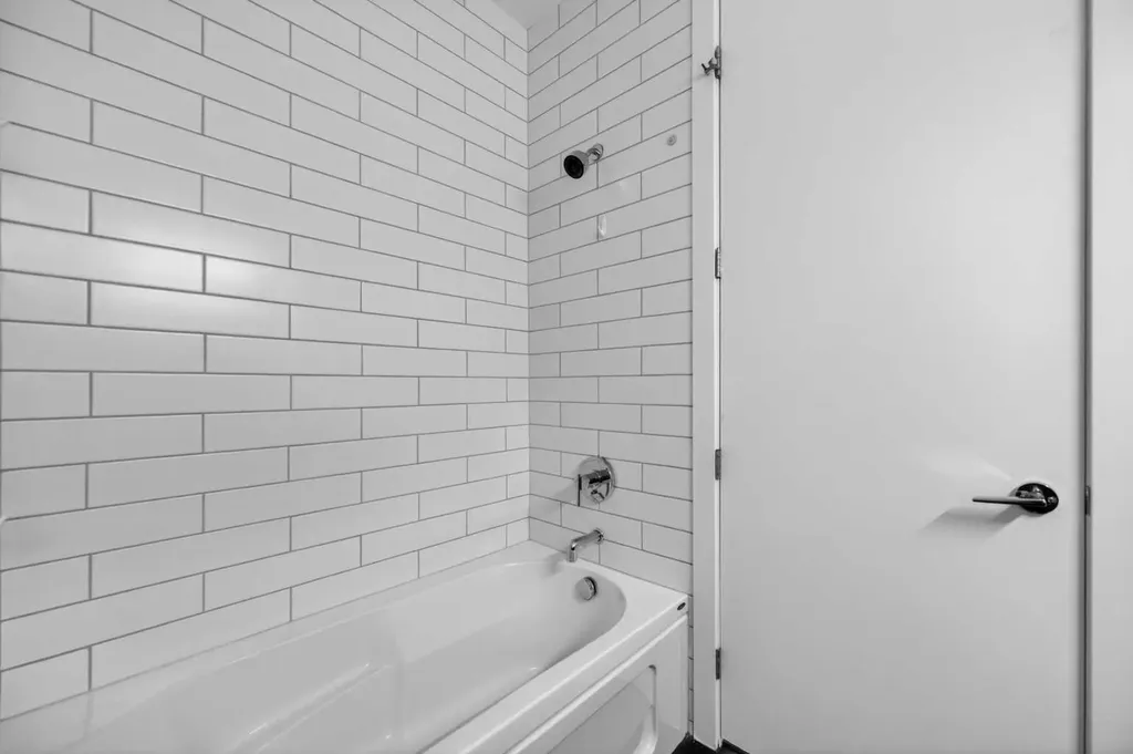 788 12 Avenue SW Calgary AB T3H 0S2