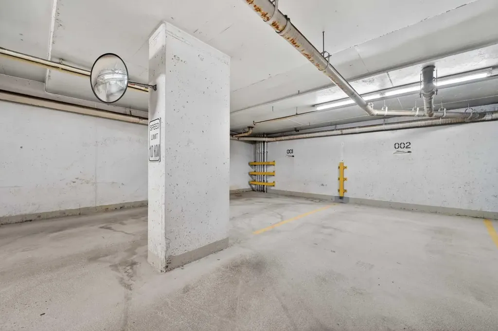 788 12 Avenue SW Calgary AB T3H 0S2