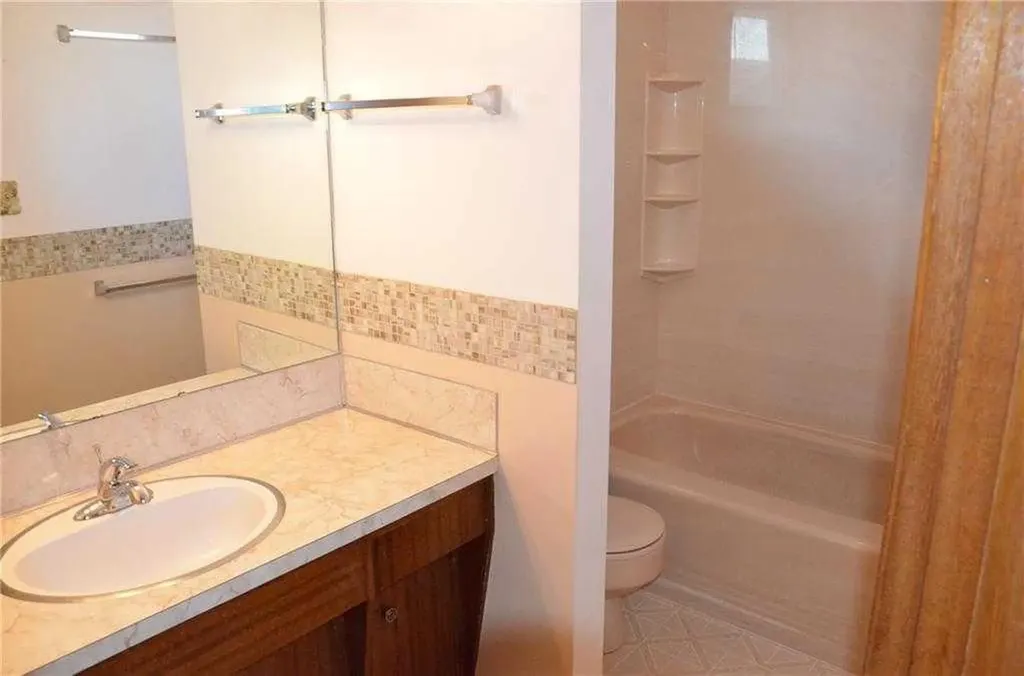 3711 Beaver Road NW Calgary AB T2L 1W9