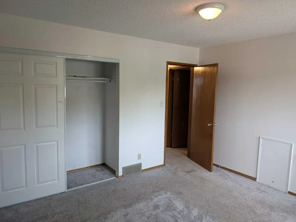 3711 Beaver Road NW Calgary AB T2L 1W9