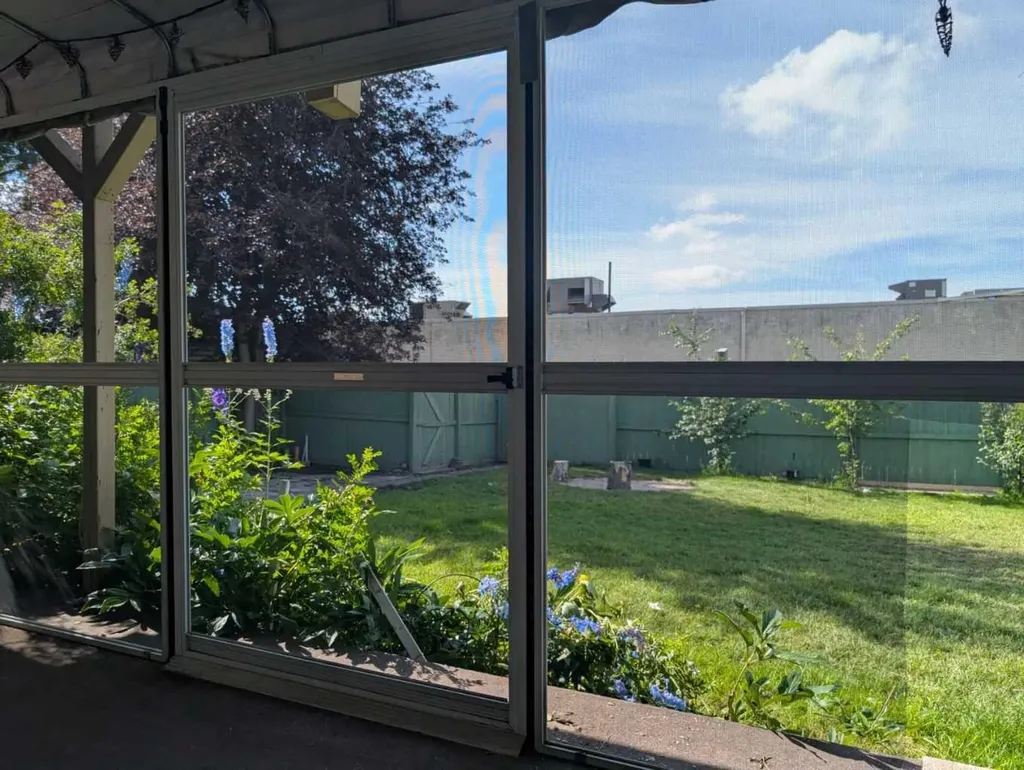 3711 Beaver Road NW Calgary AB T2L 1W9