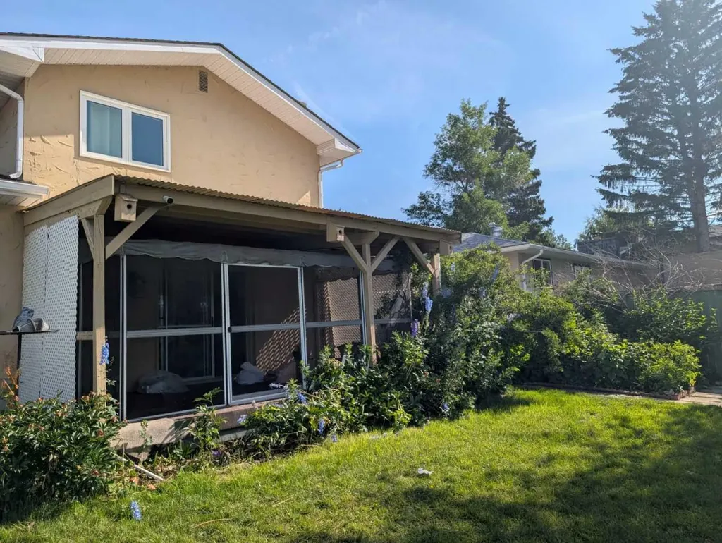 3711 Beaver Road NW Calgary AB T2L 1W9