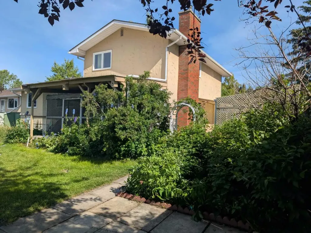 3711 Beaver Road NW Calgary AB T2L 1W9