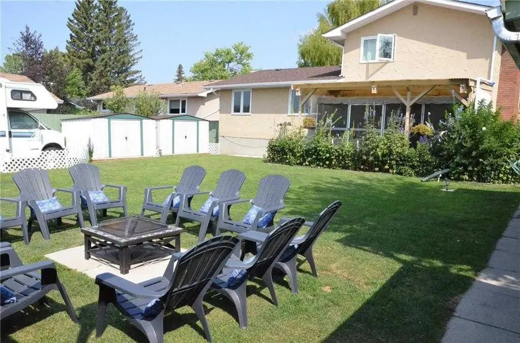 3711 Beaver Road NW Calgary AB T2L 1W9