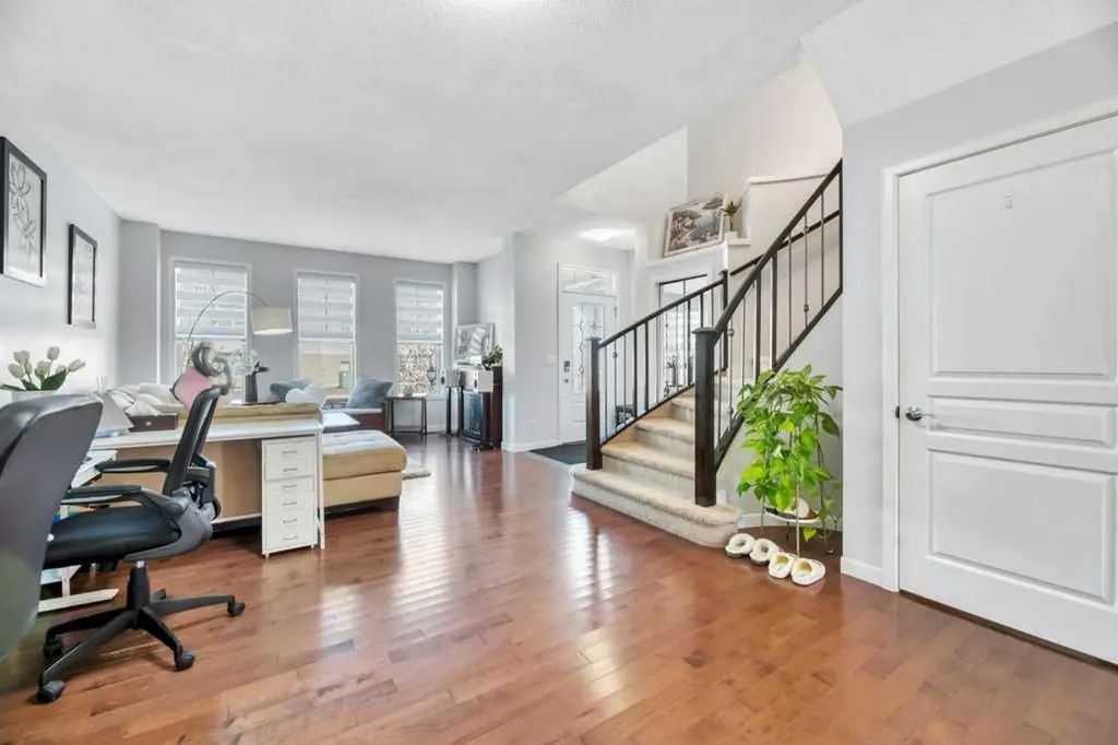 1721 New Brighton Drive SE Calgary AB T2Z 0T9