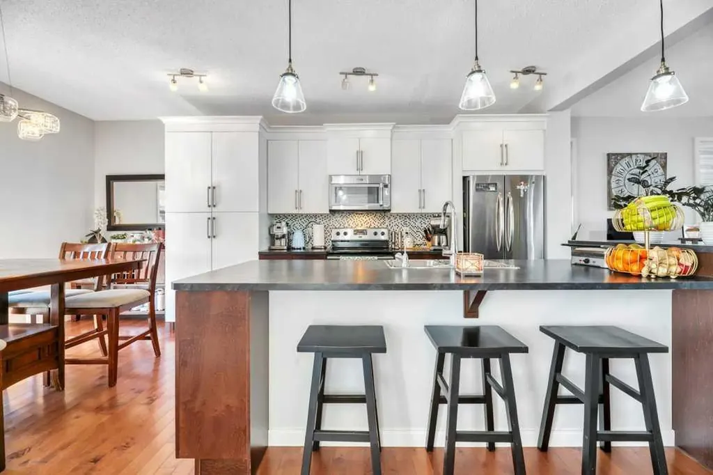1721 New Brighton Drive SE Calgary AB T2Z 0T9