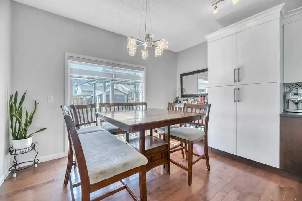 1721 New Brighton Drive SE Calgary AB T2Z 0T9