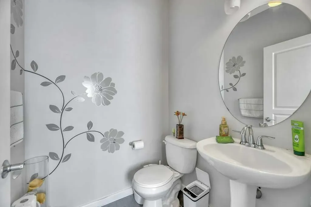 1721 New Brighton Drive SE Calgary AB T2Z 0T9