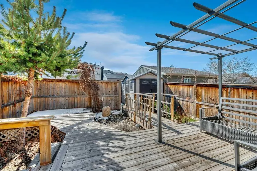 1721 New Brighton Drive SE Calgary AB T2Z 0T9
