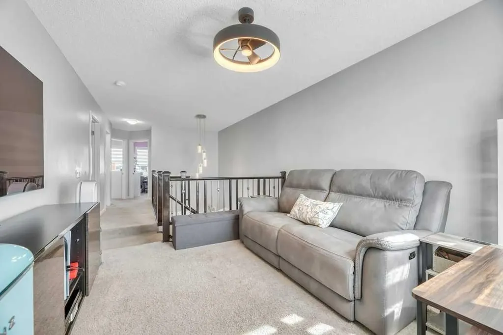 1721 New Brighton Drive SE Calgary AB T2Z 0T9