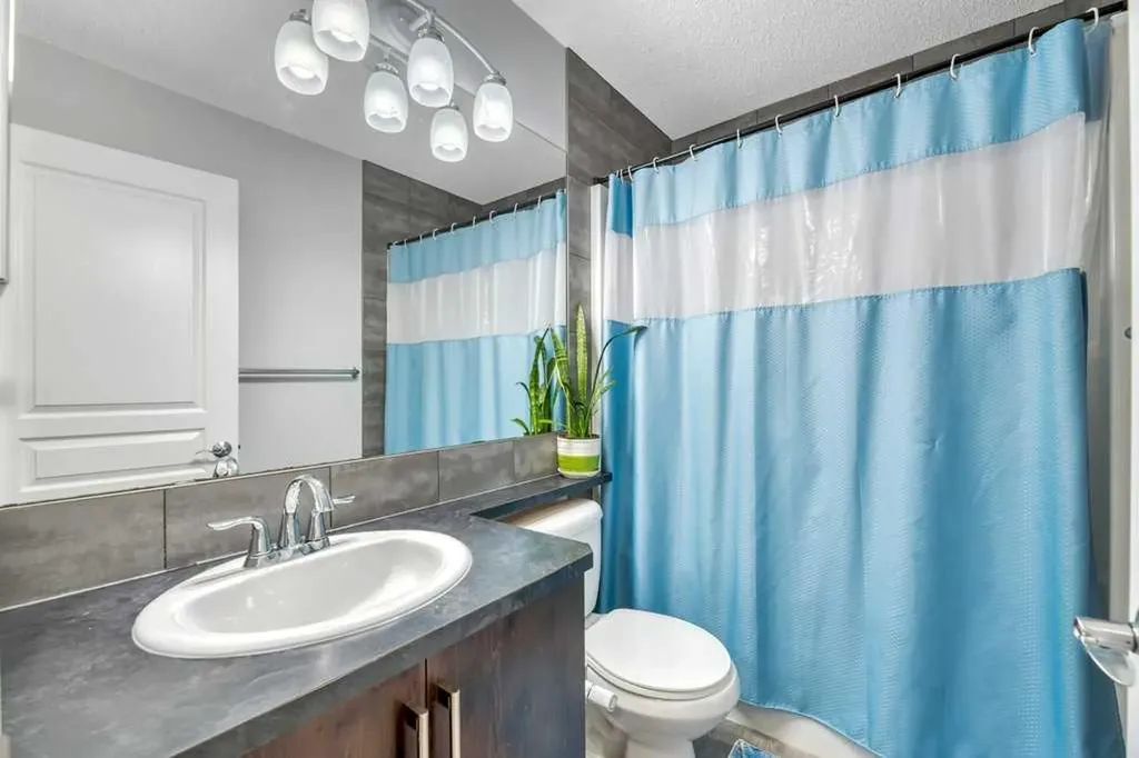 1721 New Brighton Drive SE Calgary AB T2Z 0T9