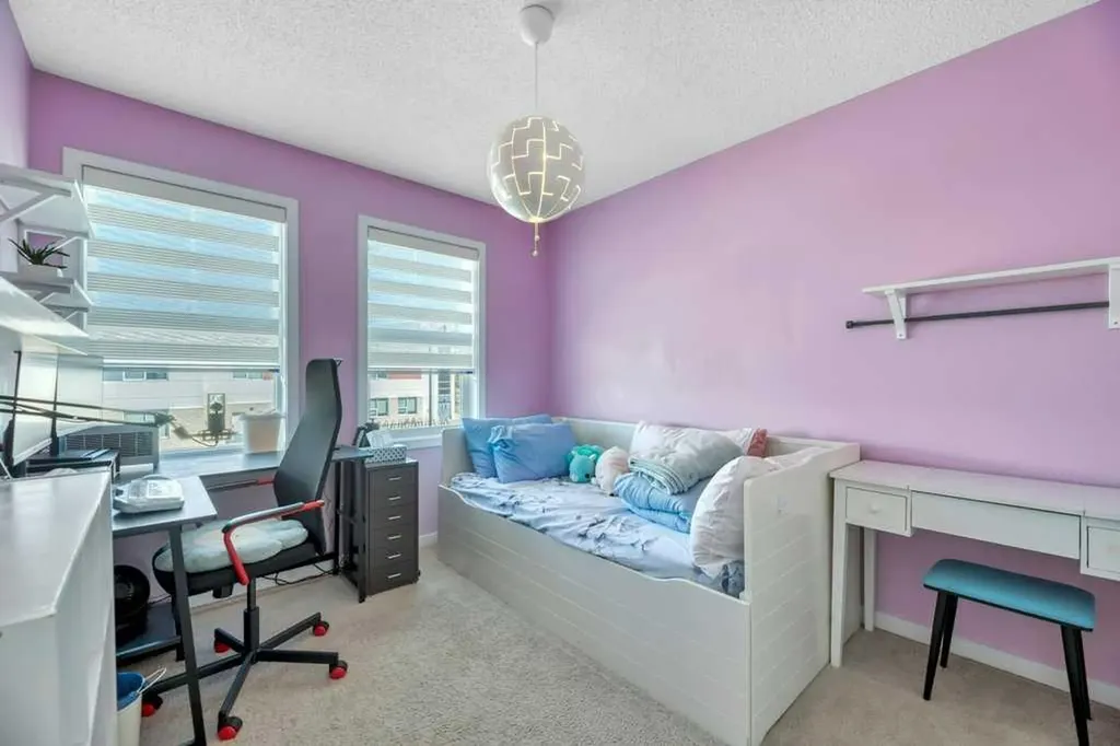 1721 New Brighton Drive SE Calgary AB T2Z 0T9