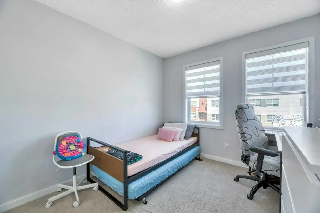 1721 New Brighton Drive SE Calgary AB T2Z 0T9