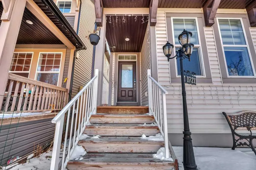 1721 New Brighton Drive SE Calgary AB T2Z 0T9