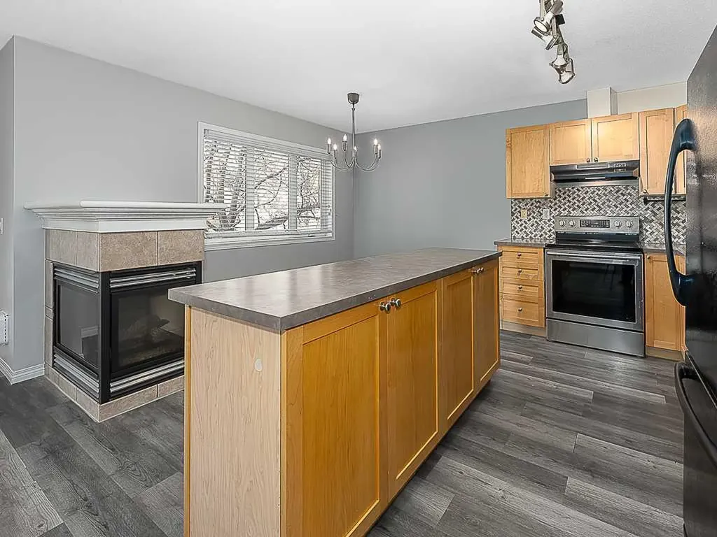 172 Simcoe Place SW Calgary AB T3H 4T7