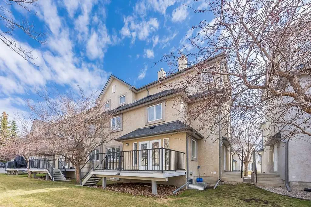 172 Simcoe Place SW Calgary AB T3H 4T7