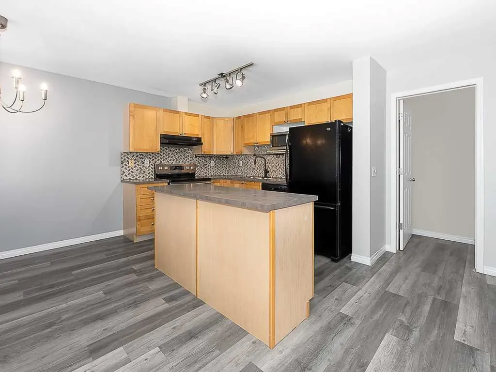 172 Simcoe Place SW Calgary AB T3H 4T7