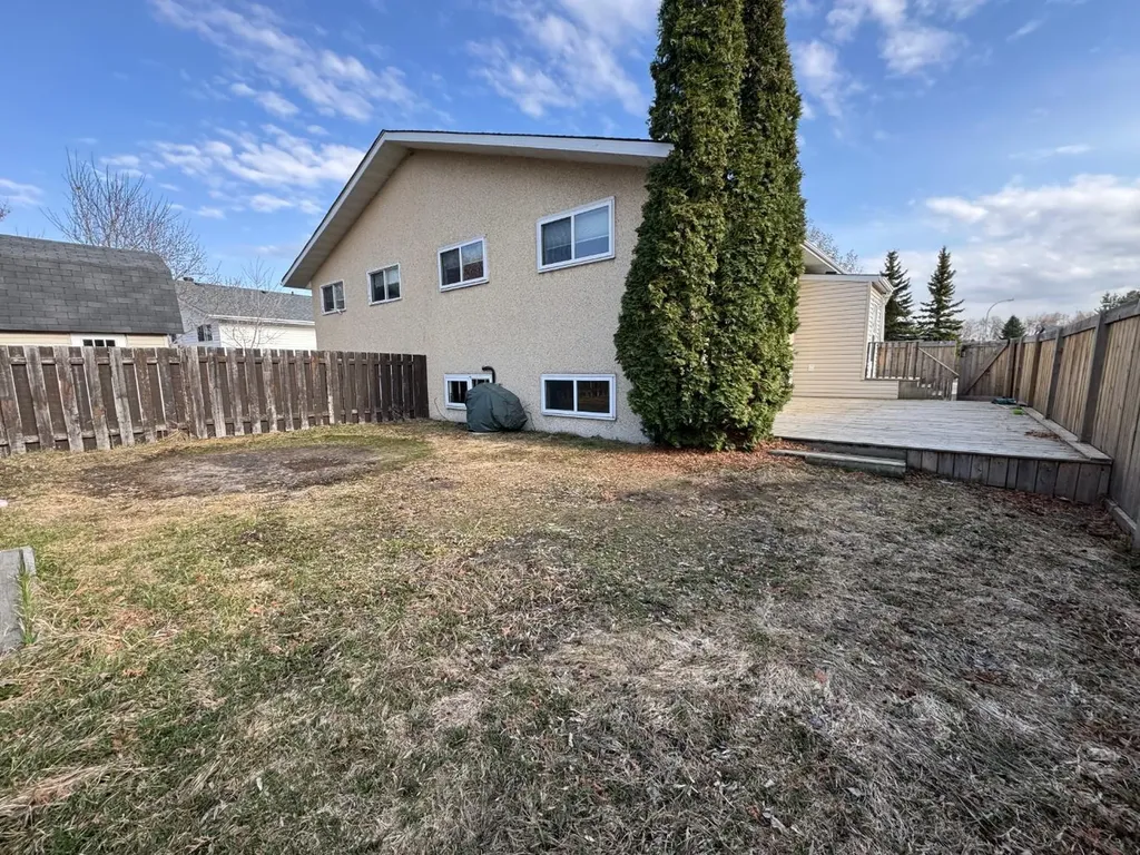 164 Wolverine Drive Fort Mcmurray AB T9H4L7