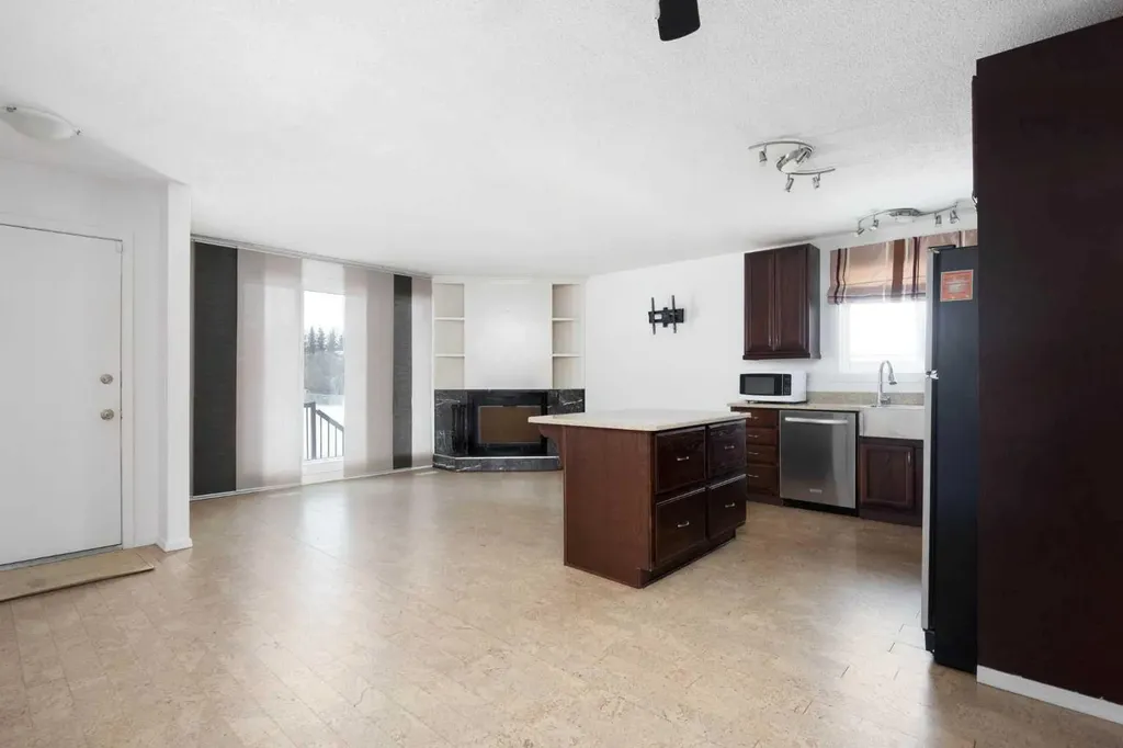 164 Wolverine Drive Fort Mcmurray AB T9H4L7