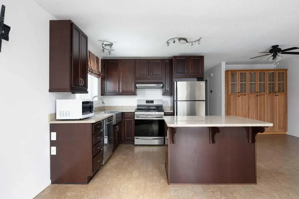 164 Wolverine Drive Fort Mcmurray AB T9H4L7