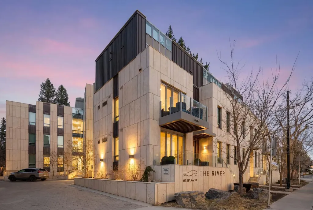 137 26 Avenue SW Calgary AB T2S0M2