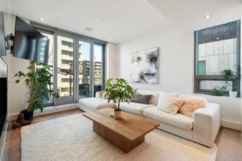 137 26 Avenue SW Calgary AB T2S0M2