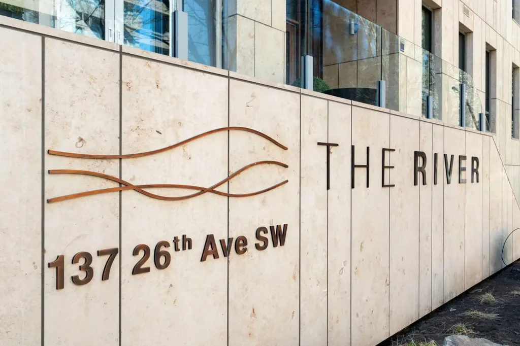 137 26 Avenue SW Calgary AB T2S0M2