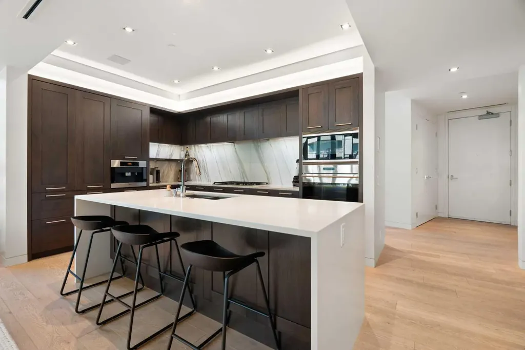 137 26 Avenue SW Calgary AB T2S0M2