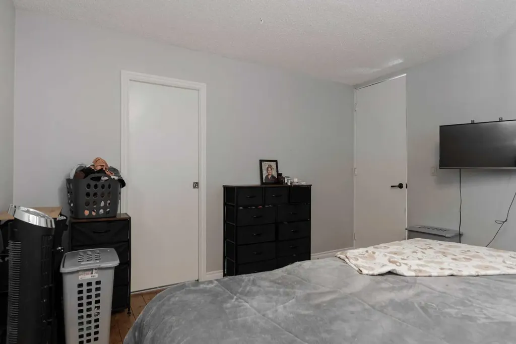 108 Robin Crescent Fort Mcmurray AB T9H 2W3