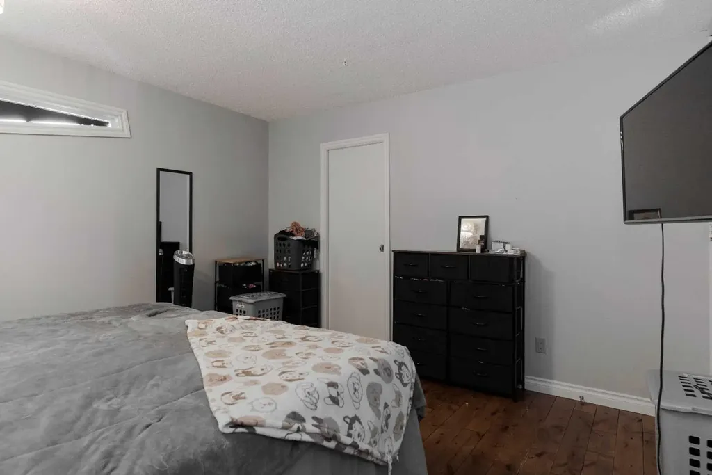 108 Robin Crescent Fort Mcmurray AB T9H 2W3