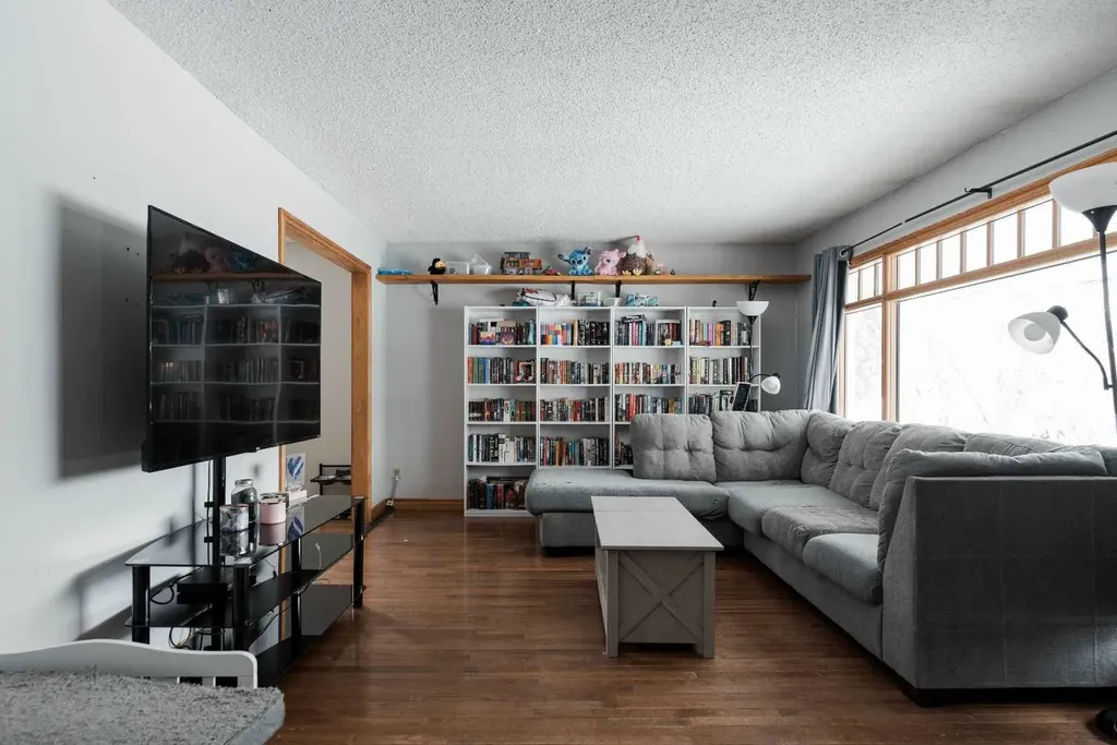 108 Robin Crescent Fort Mcmurray AB T9H 2W3