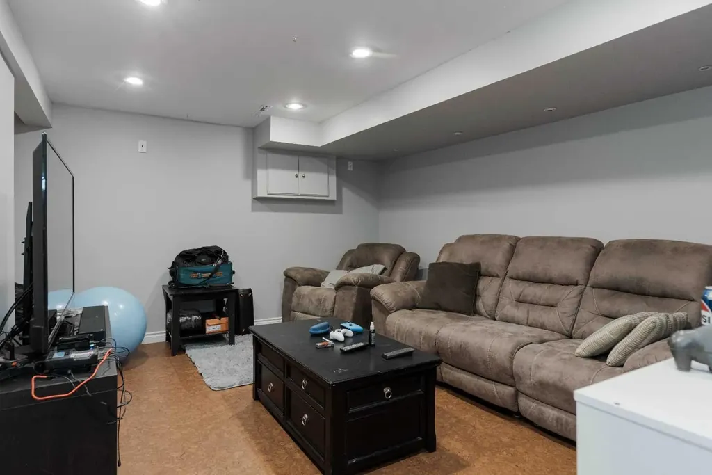 108 Robin Crescent Fort Mcmurray AB T9H 2W3