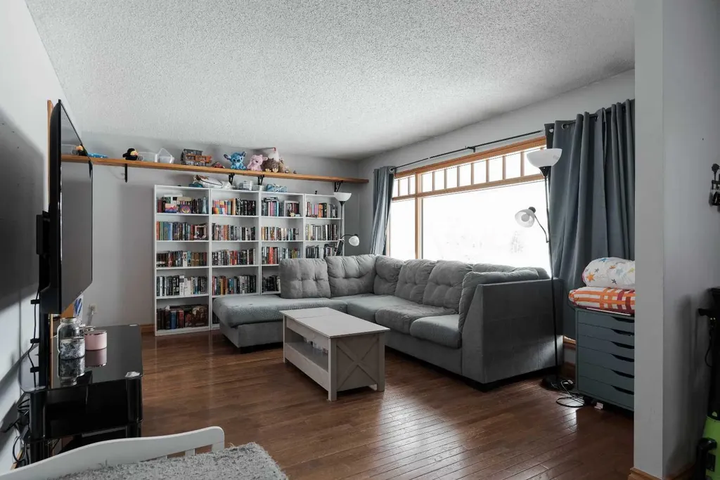 108 Robin Crescent Fort Mcmurray AB T9H 2W3