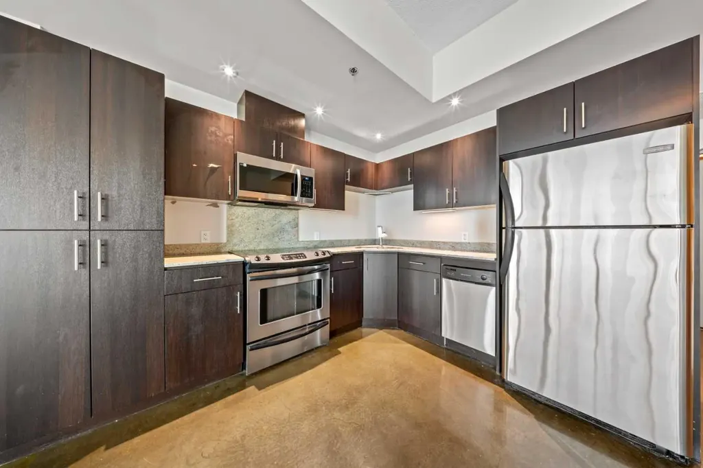 135 13 Avenue SW Calgary AB T2R 0W8