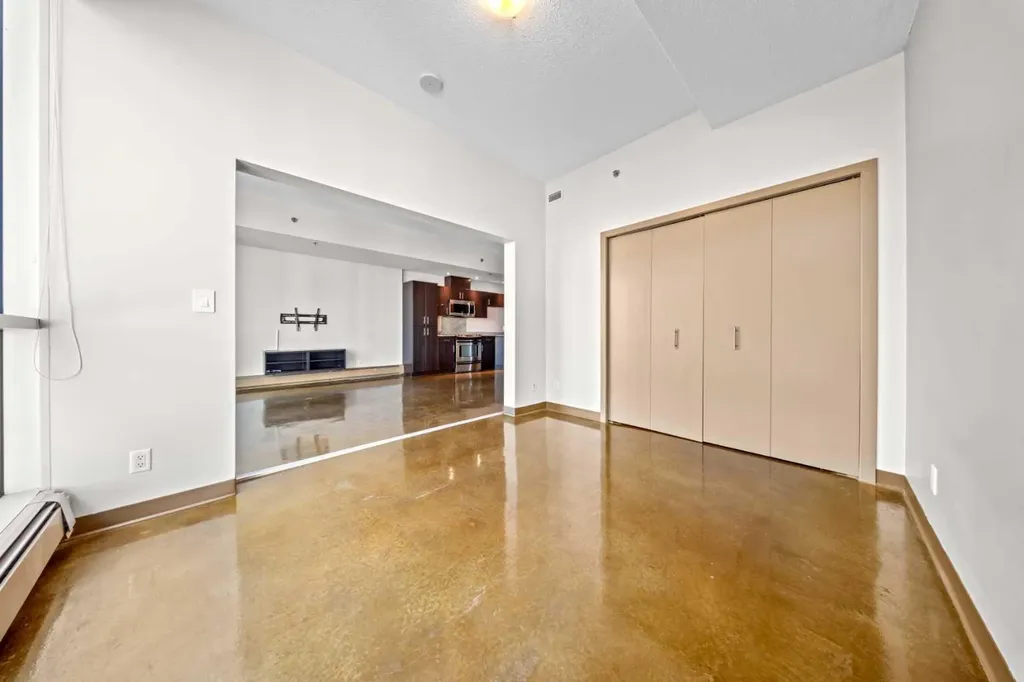 135 13 Avenue SW Calgary AB T2R 0W8