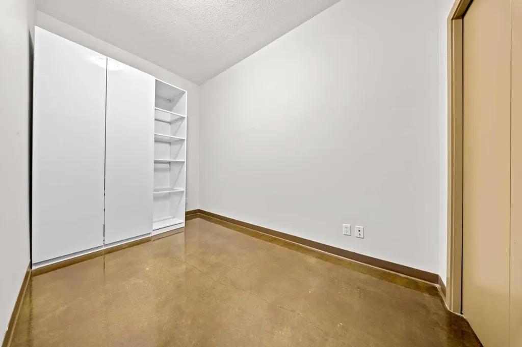 135 13 Avenue SW Calgary AB T2R 0W8