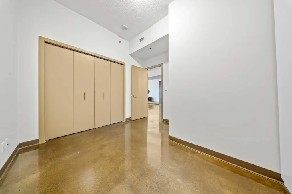 135 13 Avenue SW Calgary AB T2R 0W8