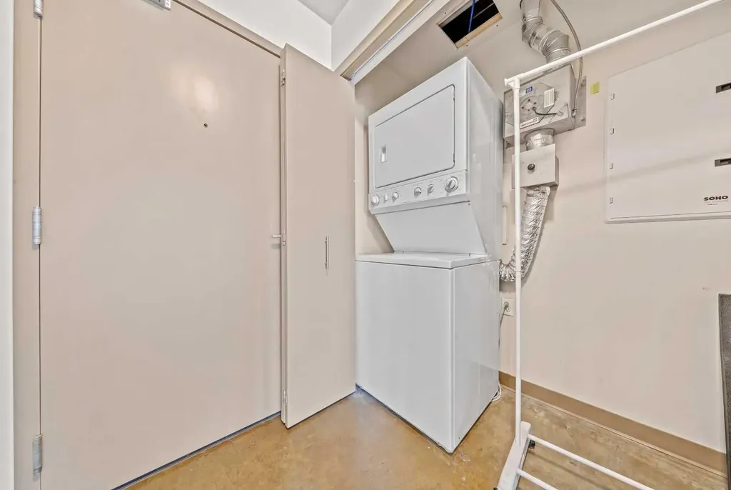 135 13 Avenue SW Calgary AB T2R 0W8