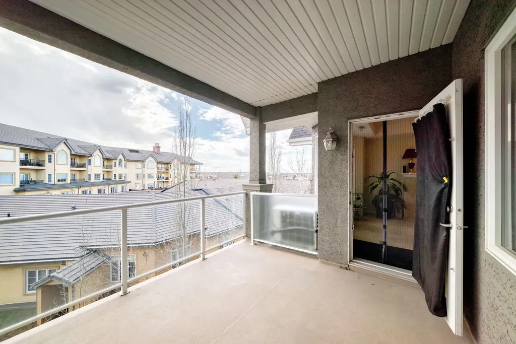15 Everstone Drive SW Calgary AB T2Y 5B5
