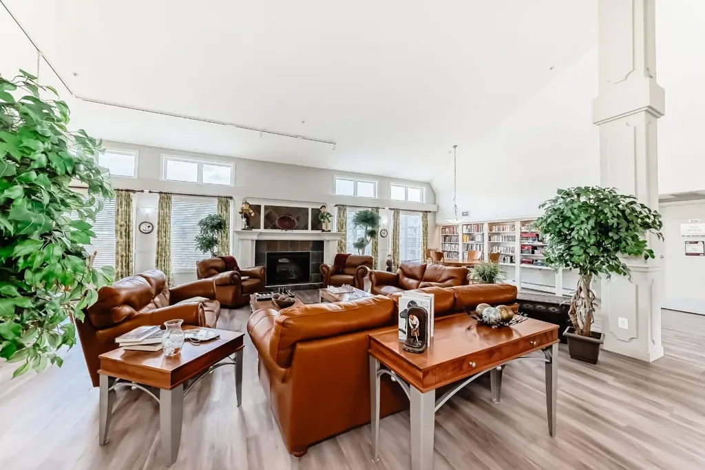 15 Everstone Drive SW Calgary AB T2Y 5B5