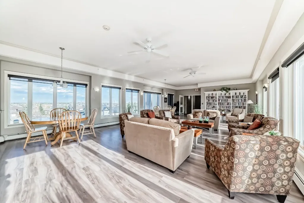 15 Everstone Drive SW Calgary AB T2Y 5B5