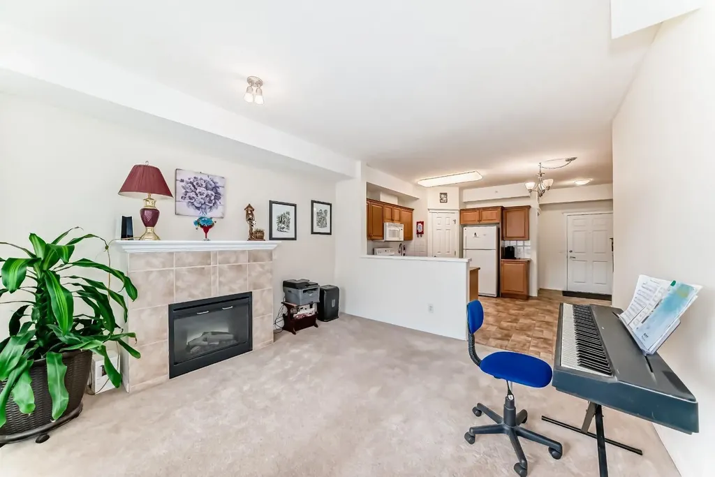 15 Everstone Drive SW Calgary AB T2Y 5B5