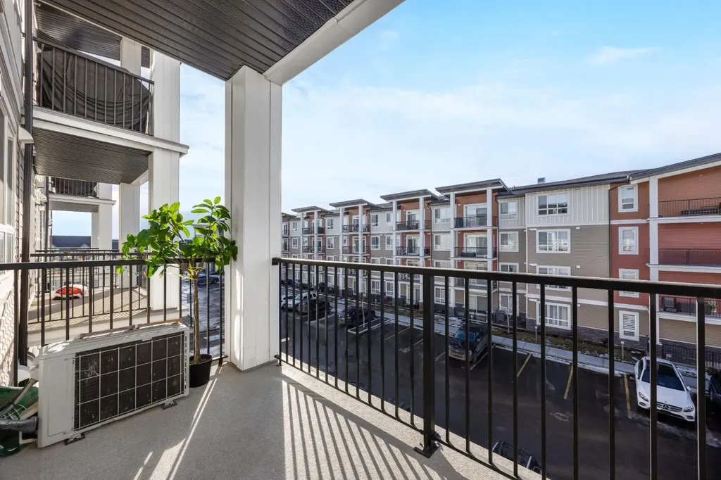 35 Walgrove SE Calgary AB T2X4S6