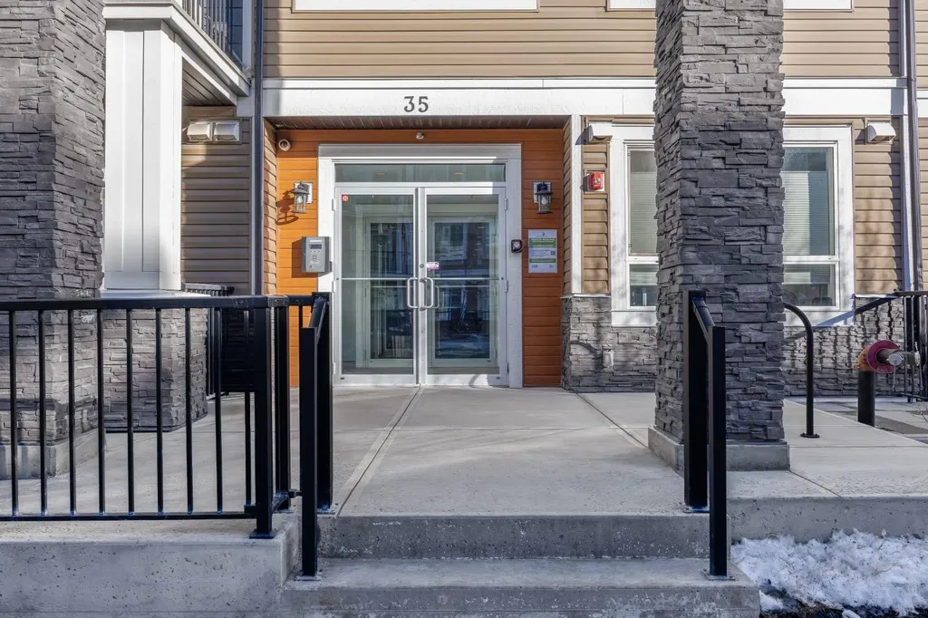 35 Walgrove SE Calgary AB T2X4S6