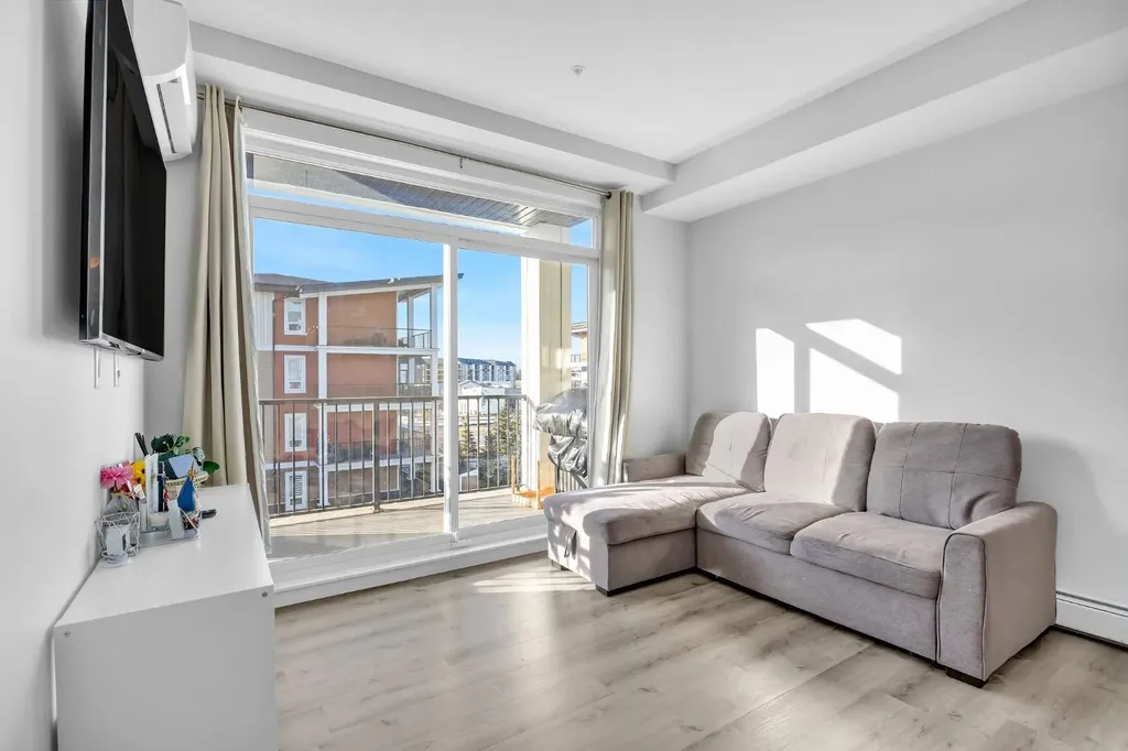 35 Walgrove SE Calgary AB T2X4S6